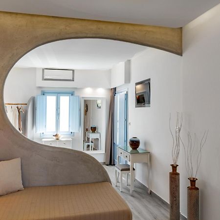 Light Blue Window Kamari Apartment Екстериор снимка