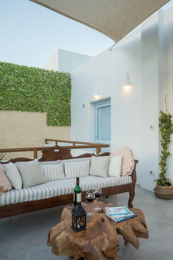 Light Blue Window Kamari Apartment Екстериор снимка